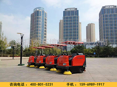 美化環(huán)境提升企業(yè)形象，駕駛式掃地機青島掃地車
