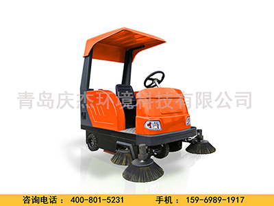 小區(qū)物業(yè)電動(dòng)掃地車(chē)清掃