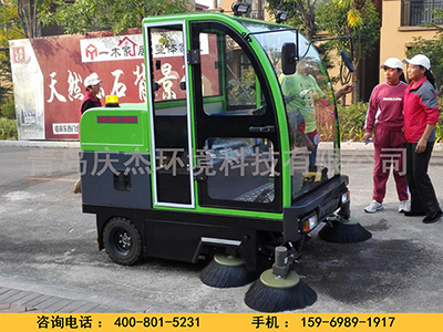 青島掃地車廠家揭秘掃地車的性能優(yōu)勢(shì)青島電動(dòng)掃地車廠家
