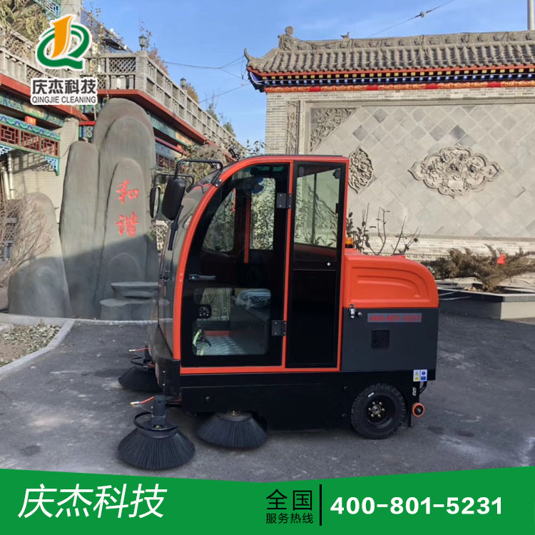 慶杰掃地車助力疫情，清潔滅菌顯伸手