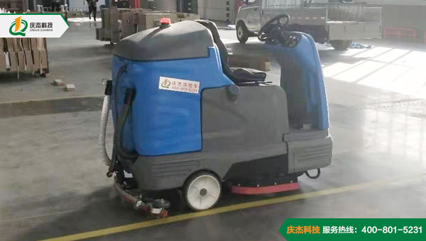 工廠哪里適合掃地車和洗地機(jī)，應(yīng)如何區(qū)分？