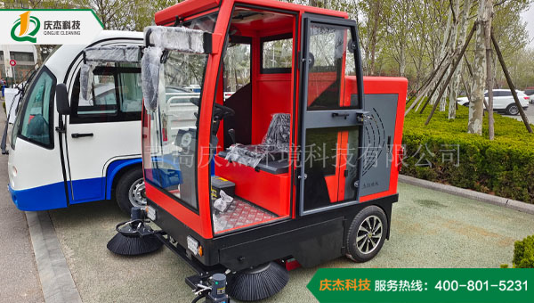 電動掃地車毛刷多長時間更換一次？